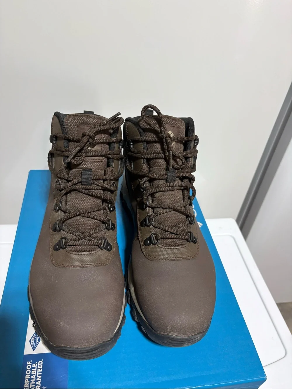 Columbia Men's Newton Explorer Waterproof Hiking Boots in Brown  size 10.5